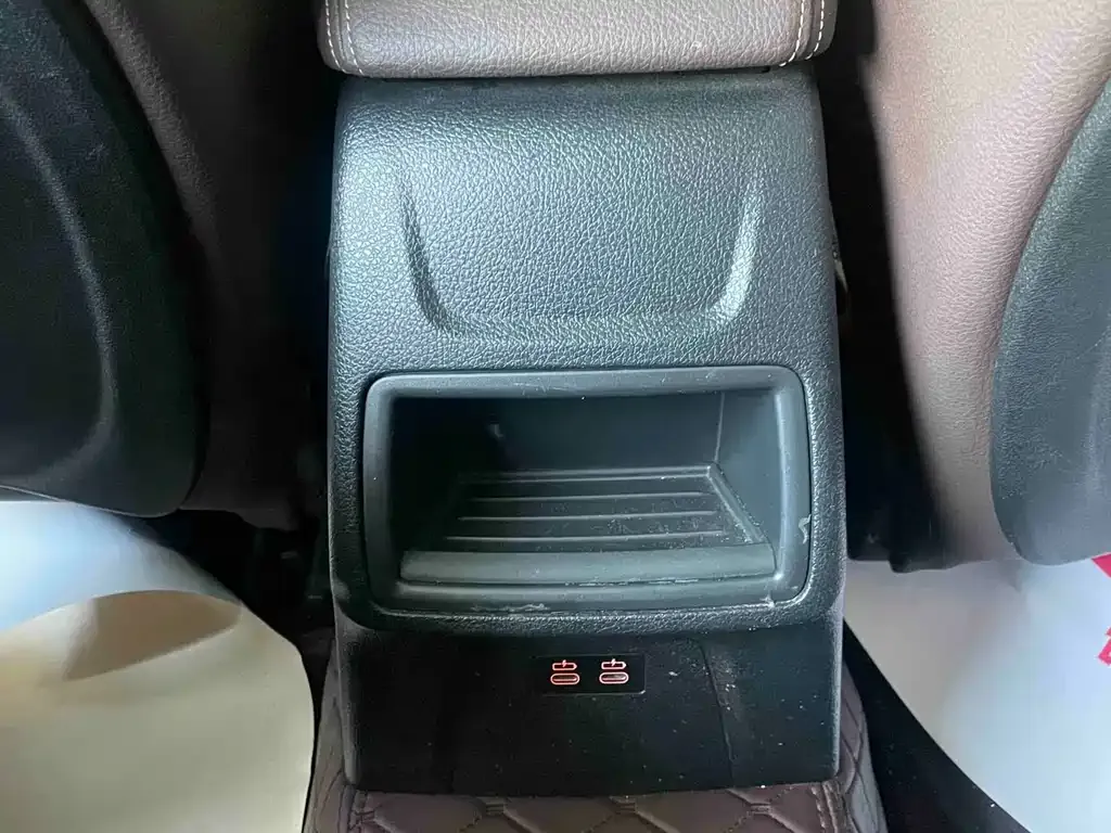 BMW 1 Series 2023 из CN, фото 9