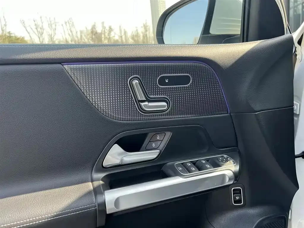 Mercedes-Benz EQB 2023 из CN, фото 10