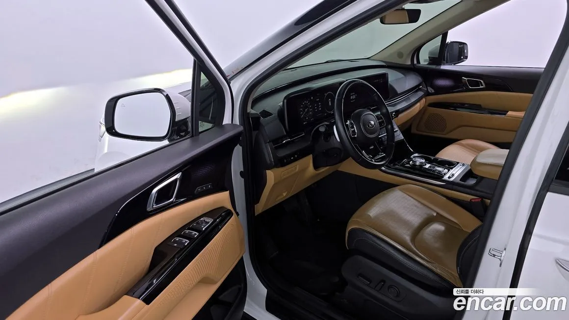 Kia Carnival — фото 10