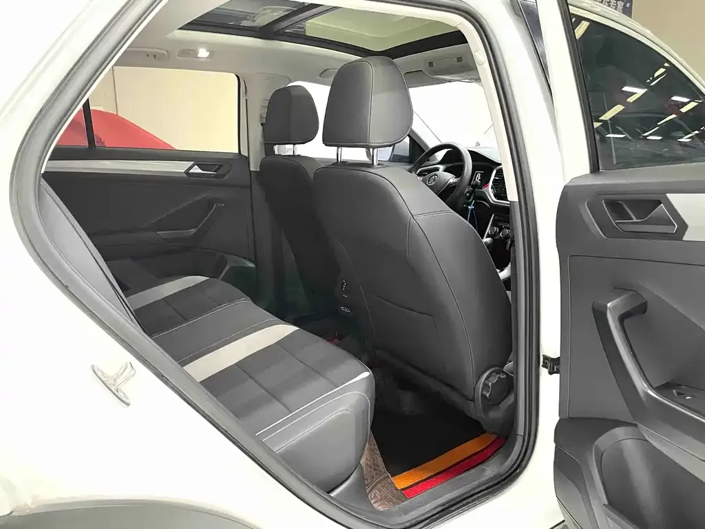 Volkswagen T-Roc 2021 из CN, фото 5