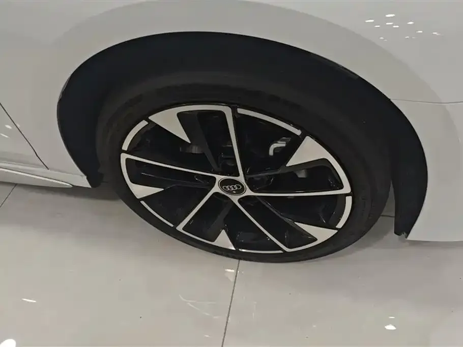 Audi A3 2025 из CN, фото 5