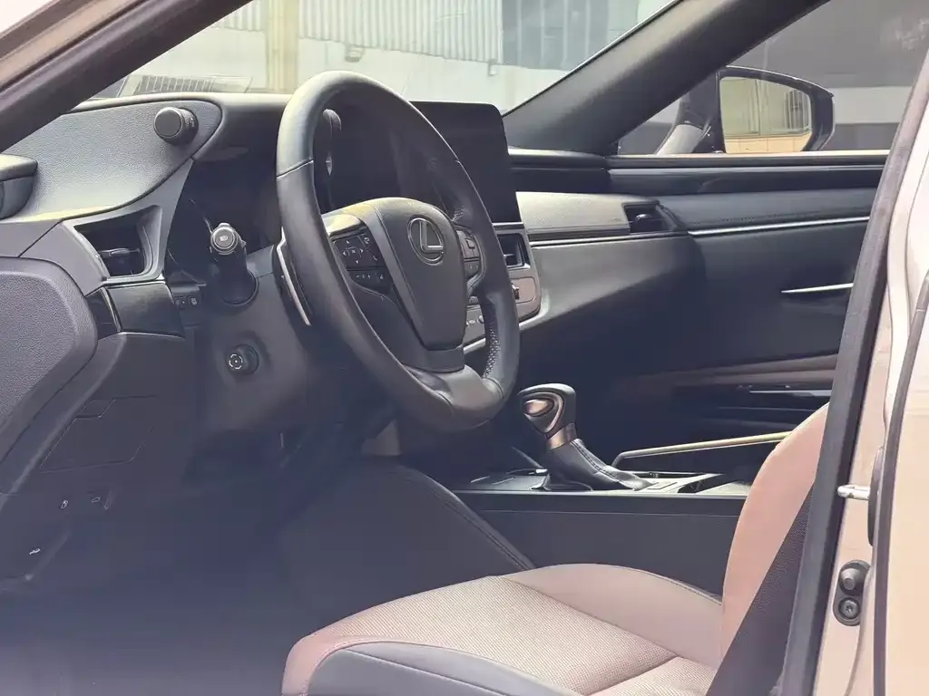 Lexus ES 2024 из CN, фото 3
