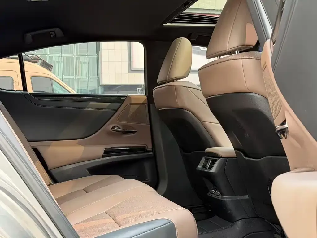 Lexus ES 2024 из CN, фото 5