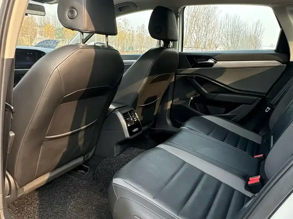 Volkswagen Sagitar 2021 из CN, фото 2