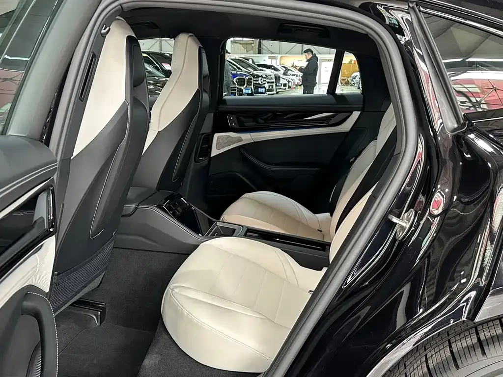 Porsche Panamera 2026 из CN, фото 7