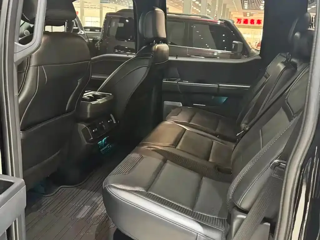 Ford F-150 Raptor 2023 из CN, фото 2
