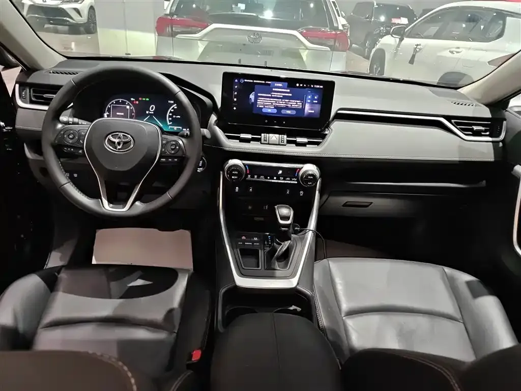 Toyota RAV4 2023 из CN, фото 9