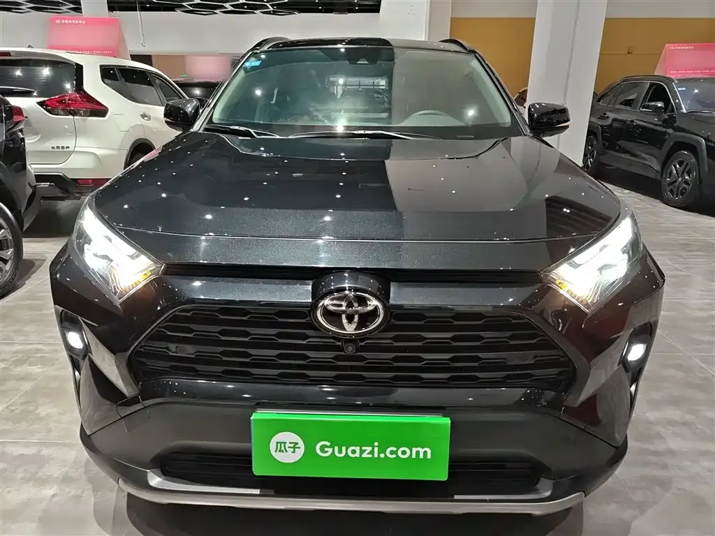 Toyota RAV4 2023 из CN, фото 8