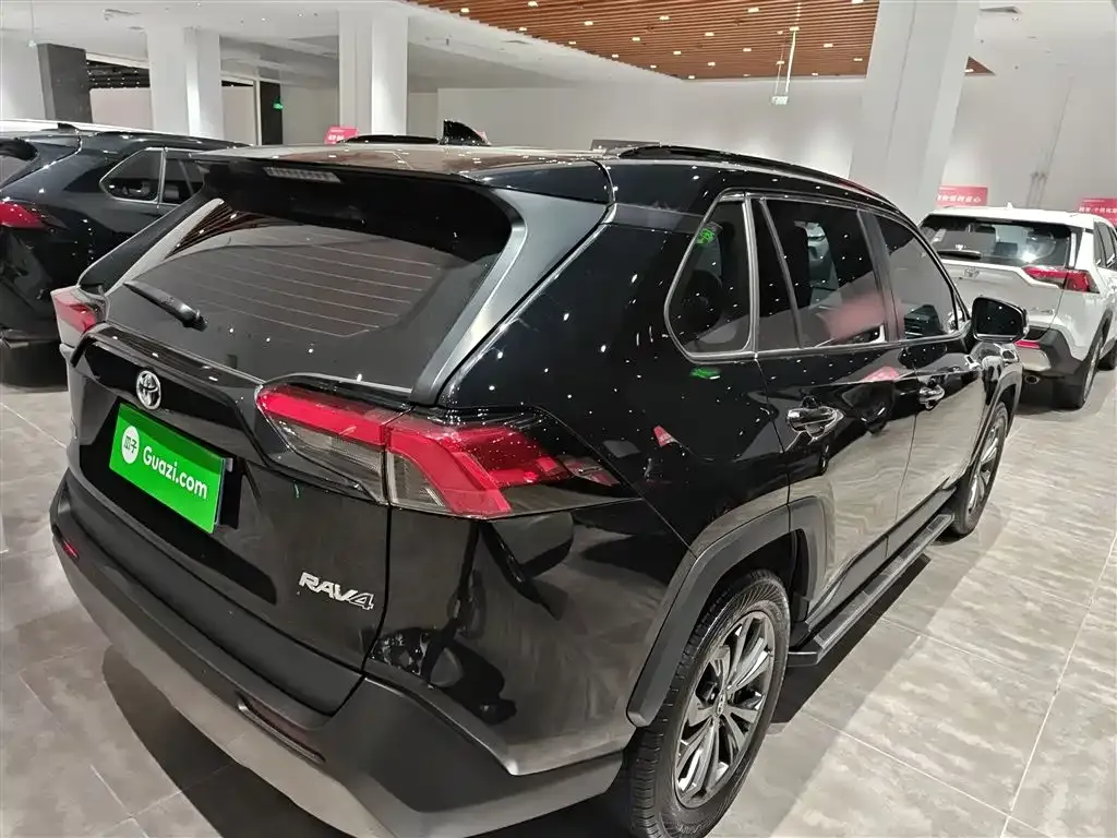 Toyota RAV4 2023 из CN, фото 7