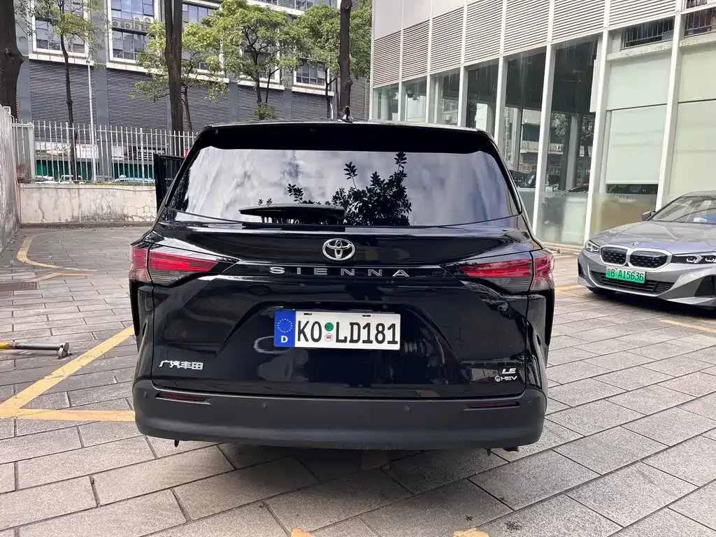 Toyota Sienna 2025 из CN, фото 9