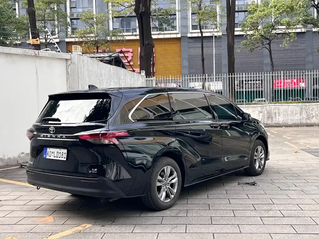 Toyota Sienna 2025 из CN, фото 10