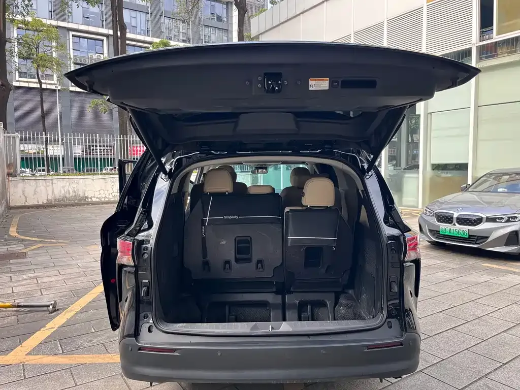 Toyota Sienna 2025 из CN, фото 6