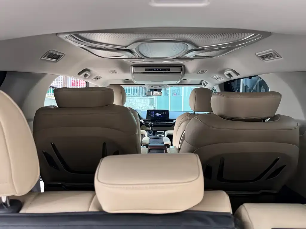 Toyota Sienna 2025 из CN, фото 5