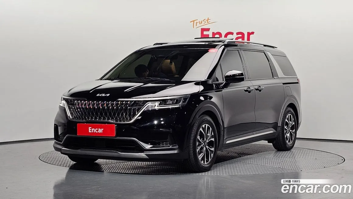 Kia Carnival — фото 1