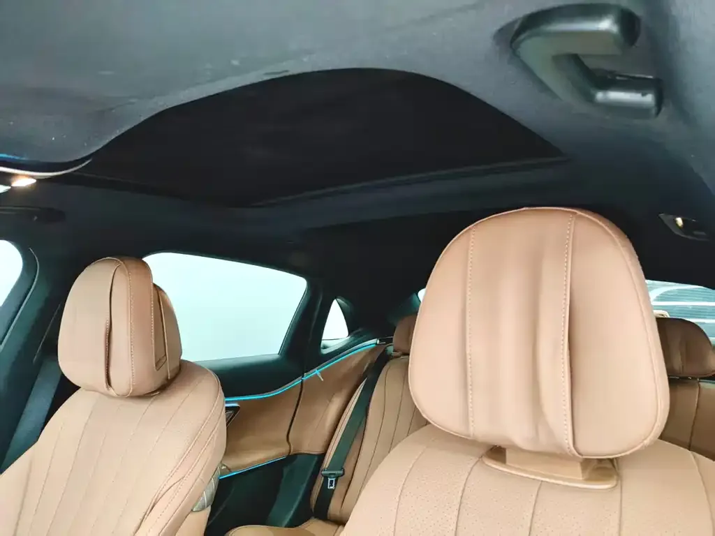 Mercedes-Benz E-Class 2024 из CN, фото 2