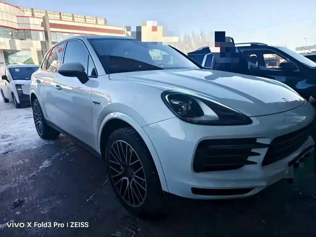 Porsche Cayenne Hybrid 2023 из CN, фото 1