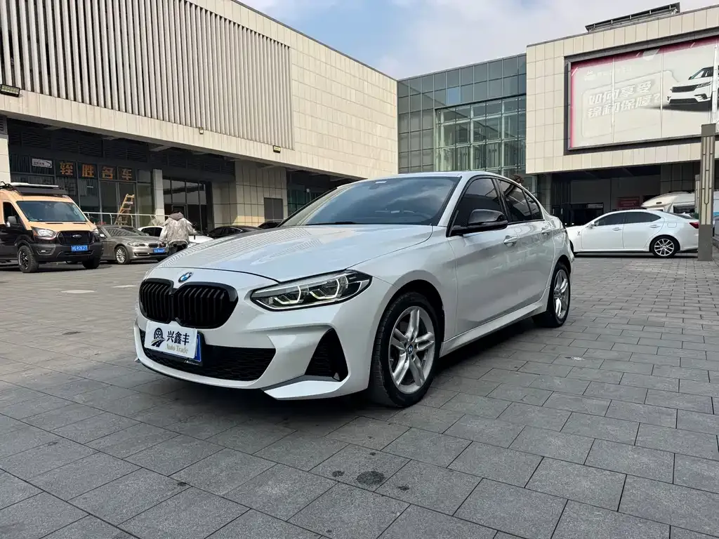 BMW 1 Series 2022 из CN, фото 1