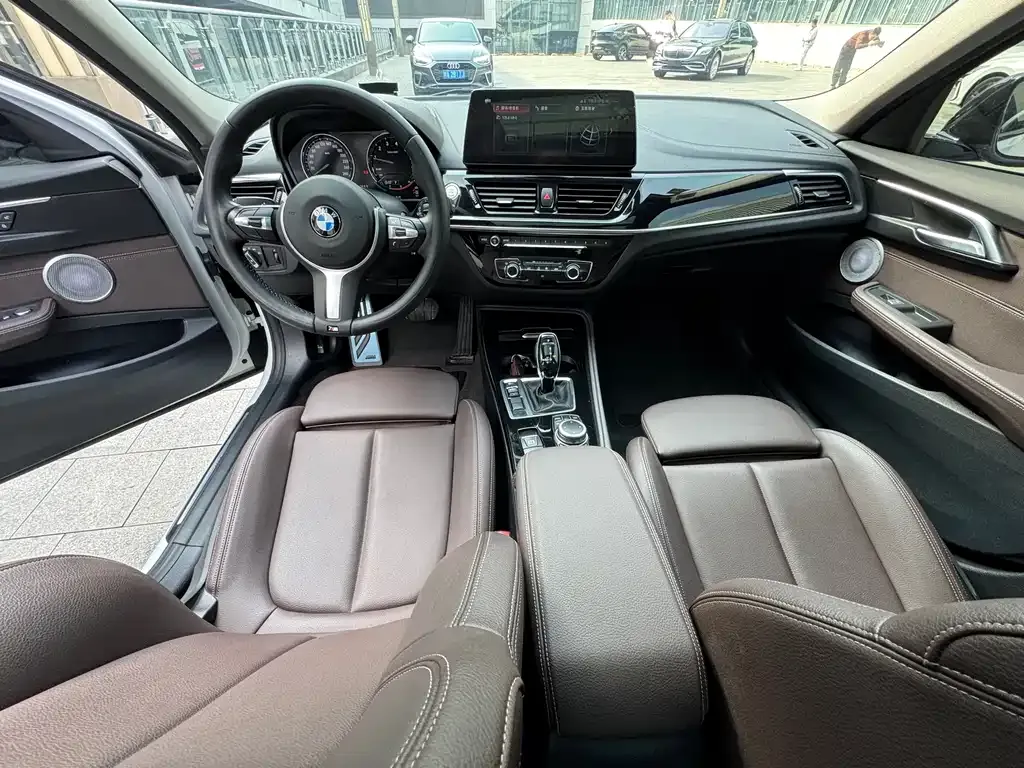 BMW 1 Series 2022 из CN, фото 2