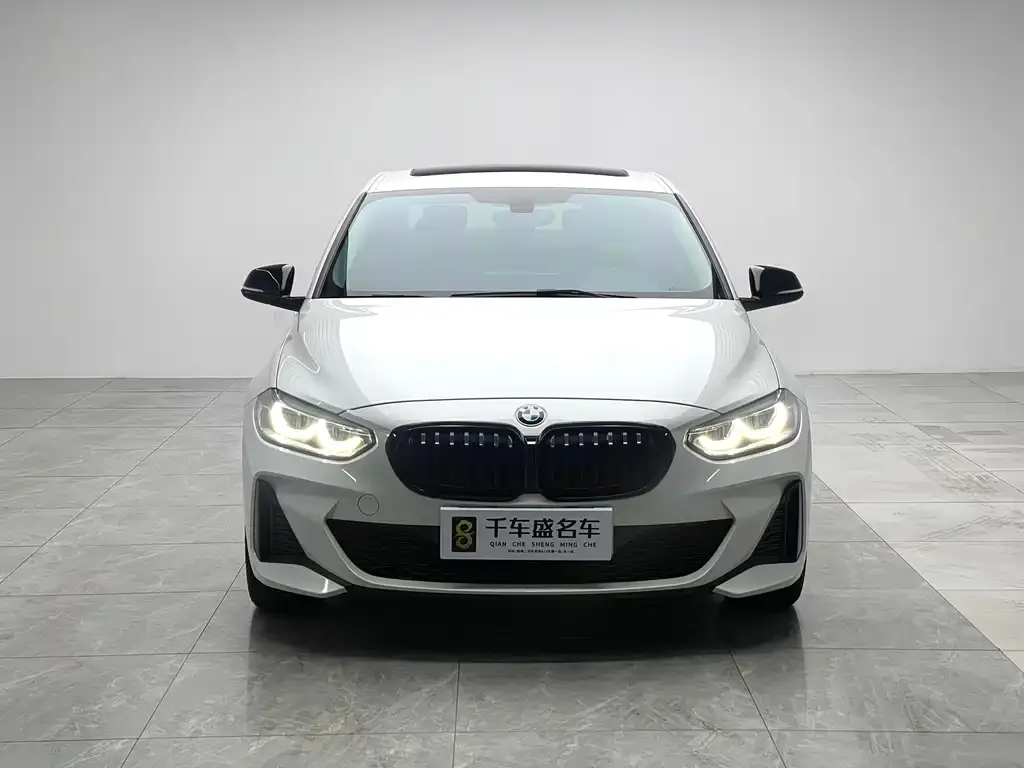 BMW 1 Series 2023 из CN, фото 2