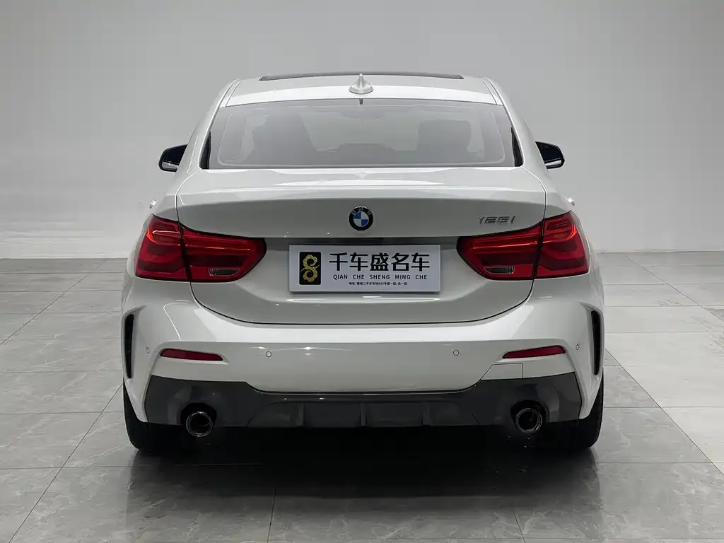 BMW 1 Series 2023 из CN, фото 3