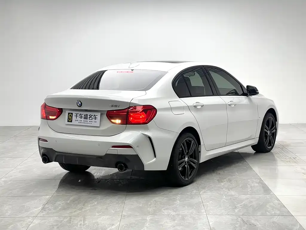 BMW 1 Series 2023 из CN, фото 6