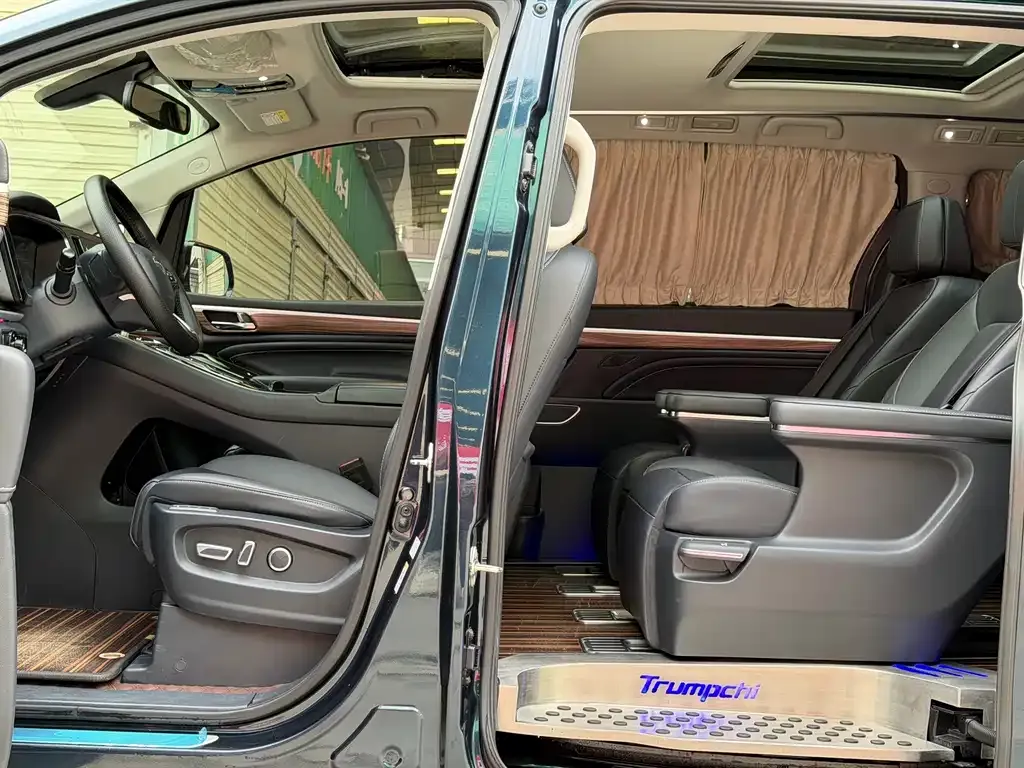 GAC Motor Trumpchi M8 — фото 8