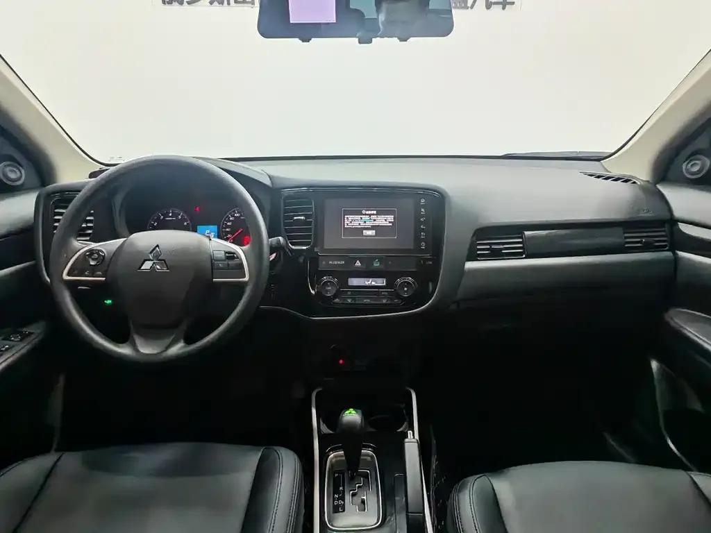 Mitsubishi Outlander 2024 из CN, фото 10