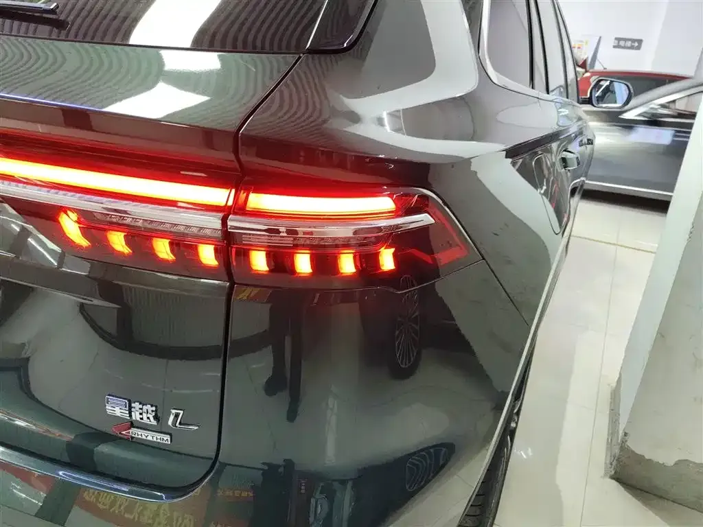 Geely Xingyue L — фото 9