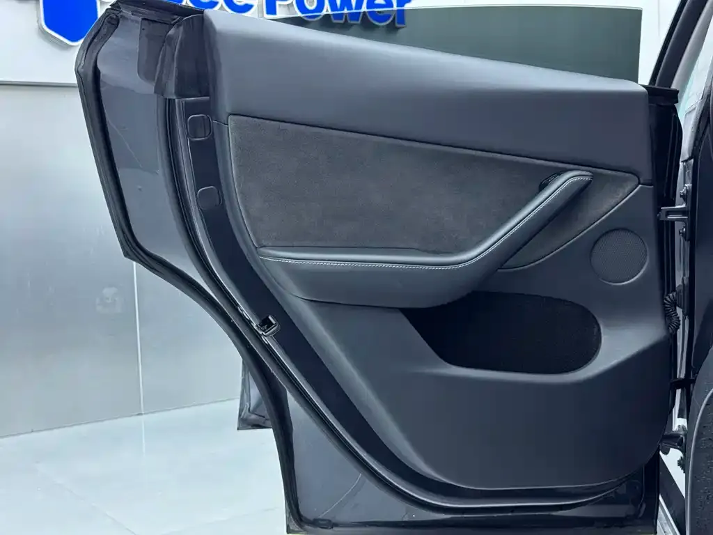 Tesla Model Y 2024 из CN, фото 10