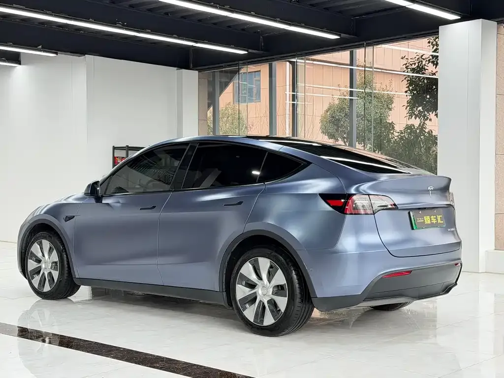 Tesla Model Y — фото 8