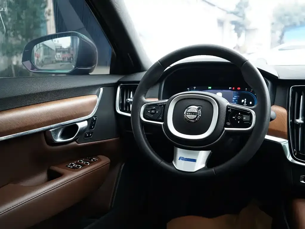 Volvo S90 2024 из CN, фото 6