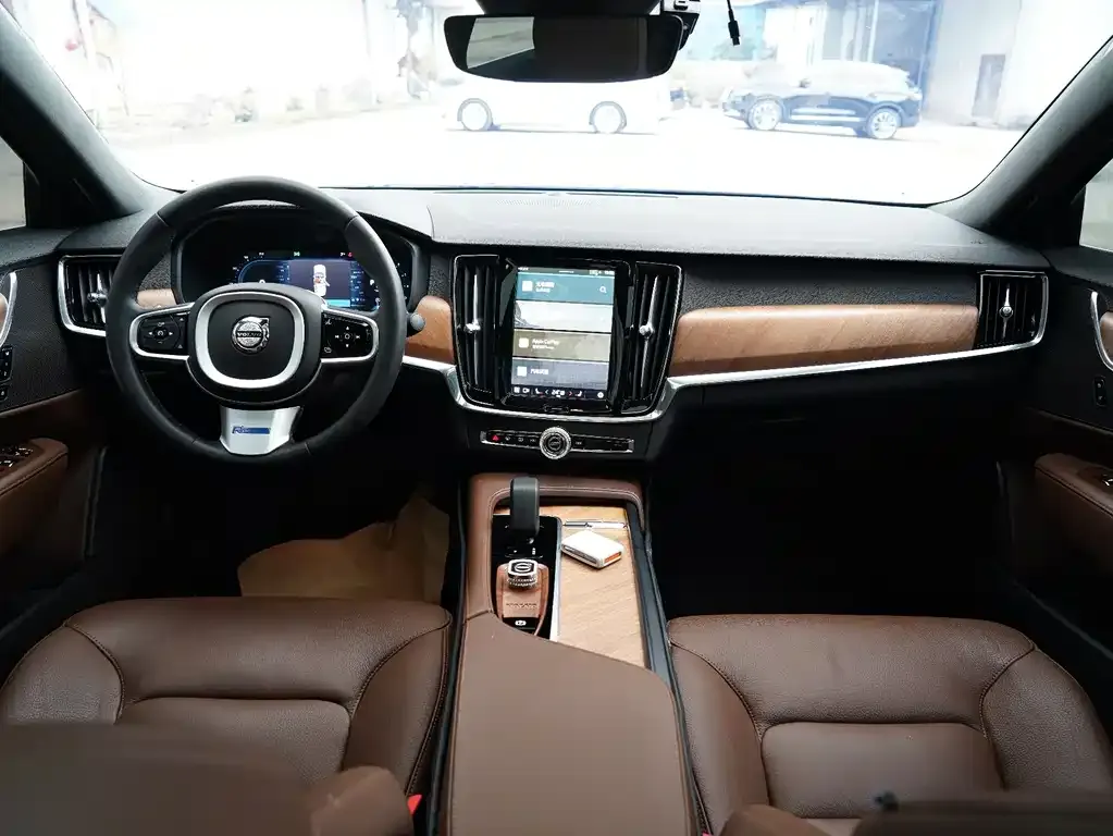 Volvo S90 2024 из CN, фото 3