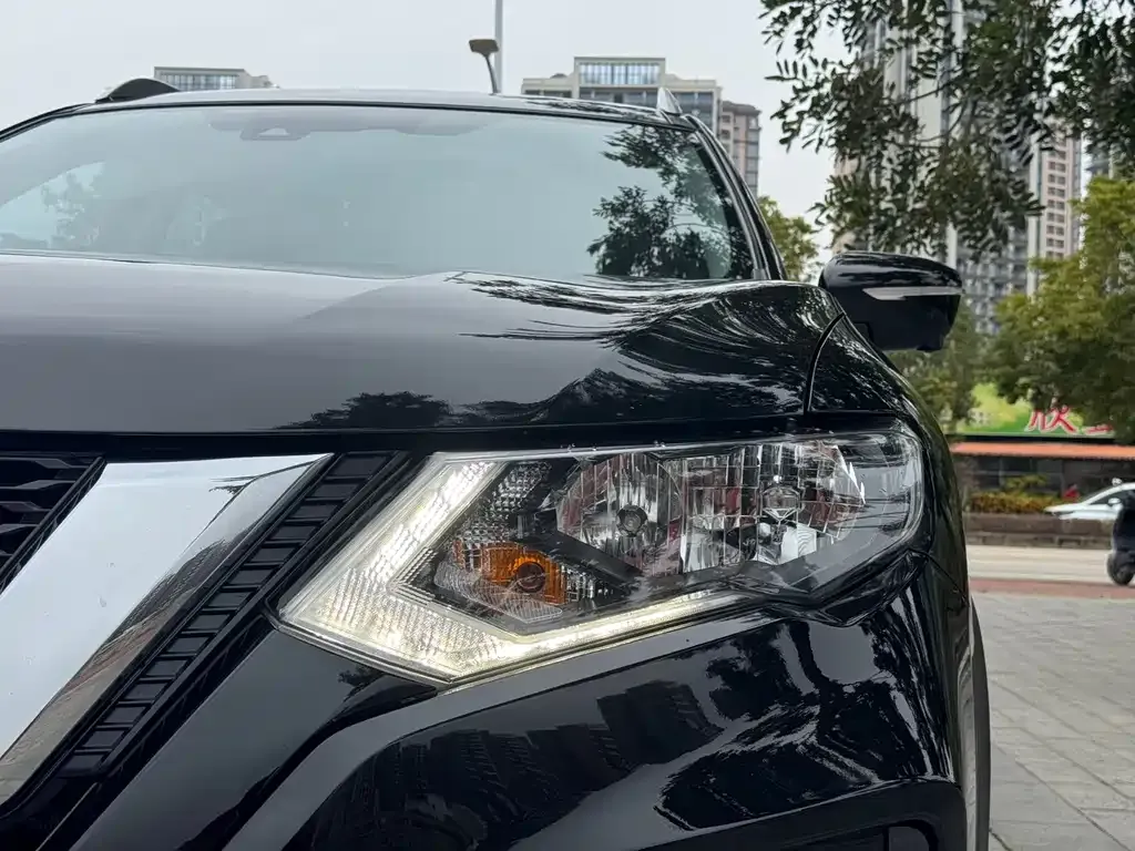 Nissan X-Trail — фото 10