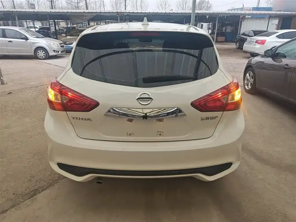 Nissan Tiida 2021 из CN, фото 9