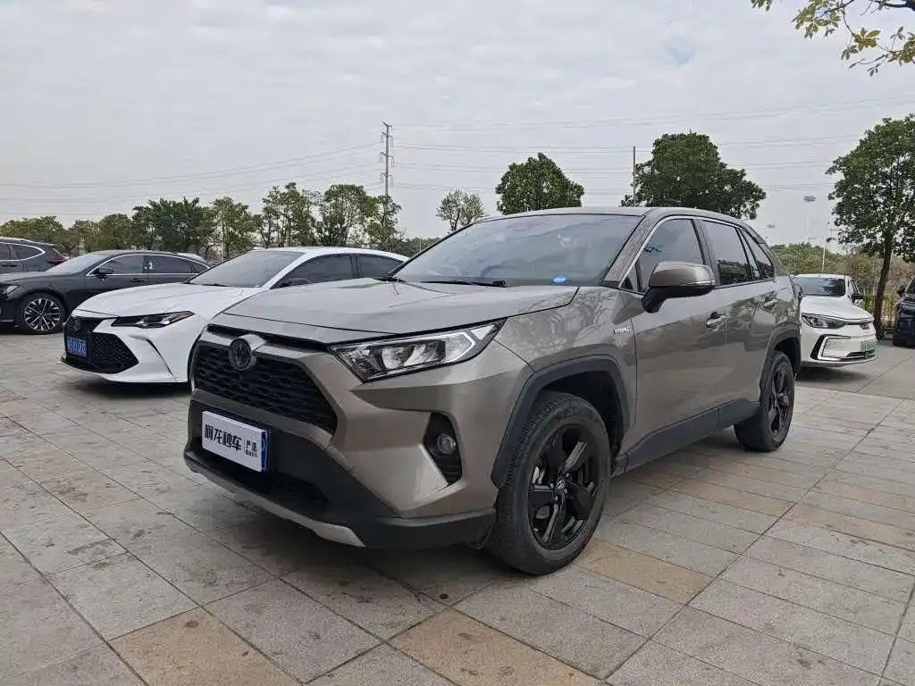 Toyota RAV4 2021 из CN, фото 1