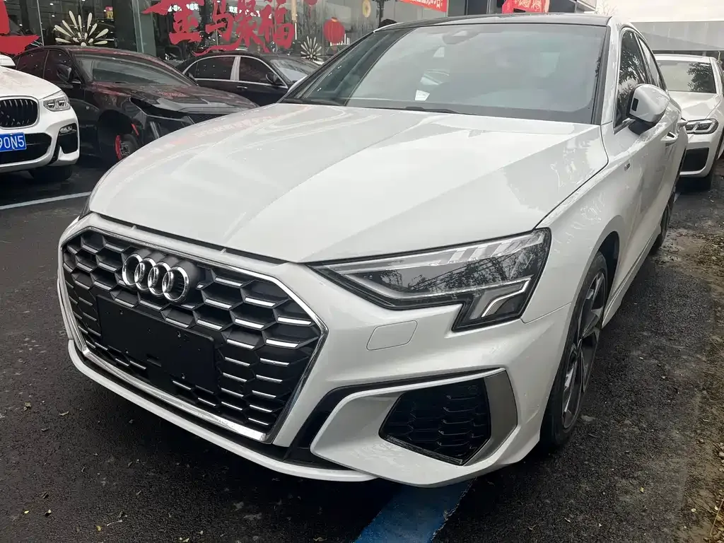 Audi A3 2023 из CN, фото 1