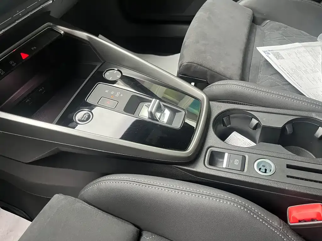 Audi A3 2023 из CN, фото 3