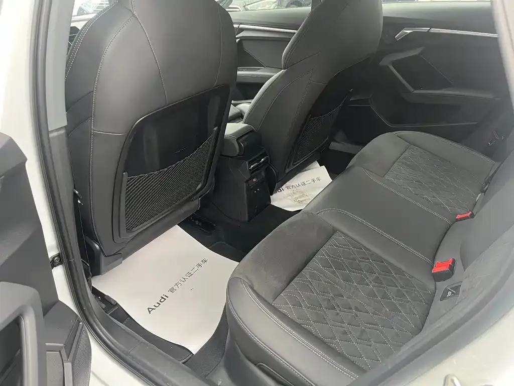Audi A3 2023 из CN, фото 4