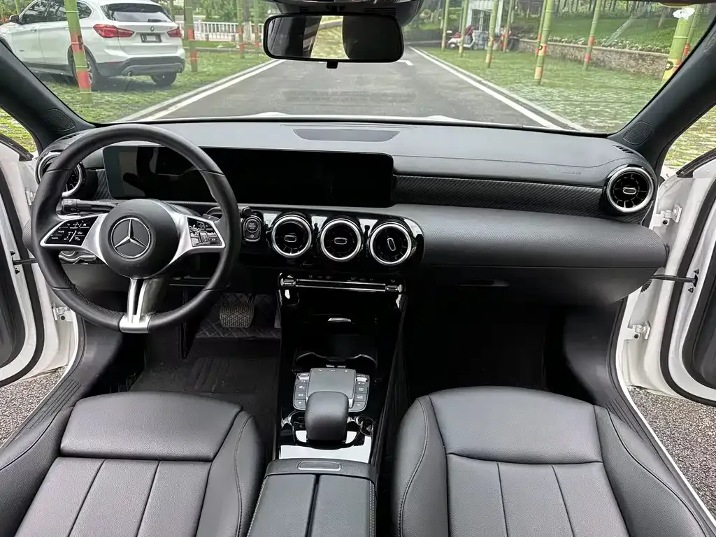 Mercedes-Benz A-Class 2023 из CN, фото 9
