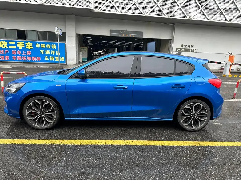 Ford Focus 2021 из CN, фото 9