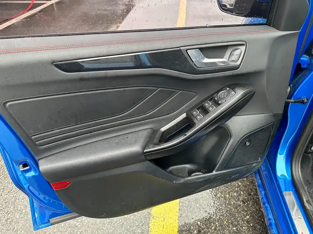 Ford Focus 2021 из CN, фото 6