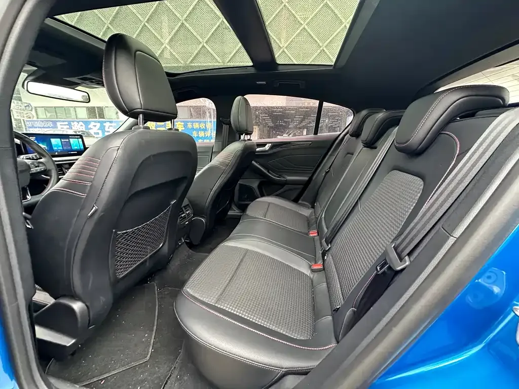 Ford Focus 2021 из CN, фото 7