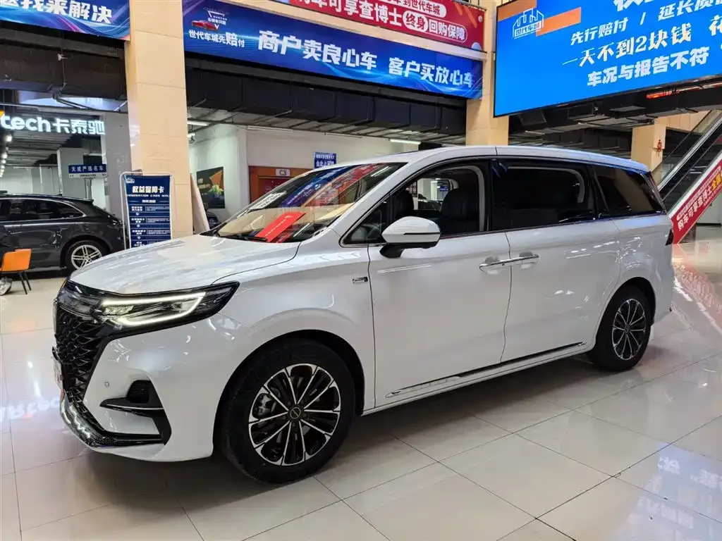 Roewe iMAX8 2022 из CN, фото 1
