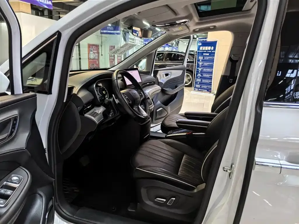 Roewe iMAX8 2022 из CN, фото 10