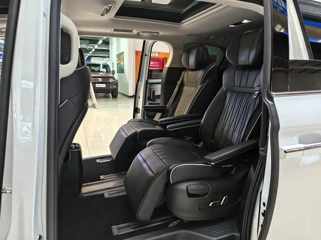 Roewe iMAX8 2022 из CN, фото 2