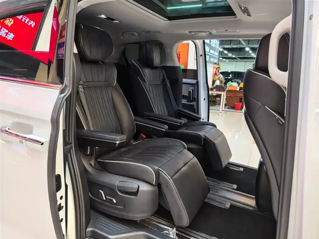 Roewe iMAX8 2022 из CN, фото 7