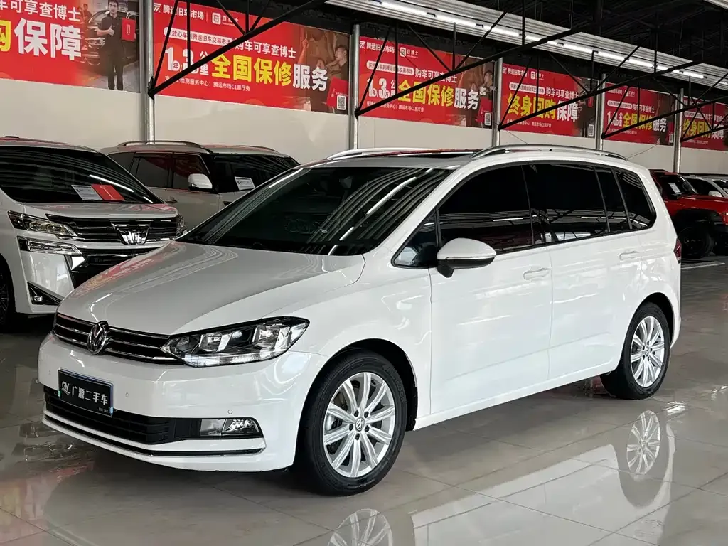 Volkswagen Touran 2021 из CN, фото 1