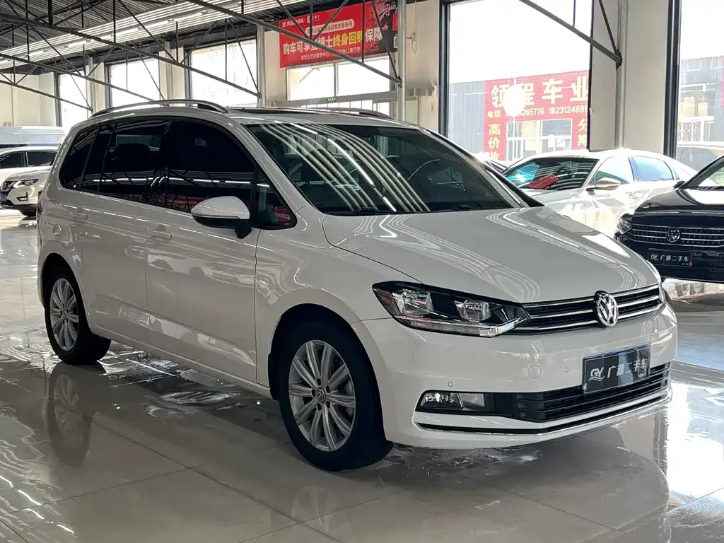 Volkswagen Touran 2021 из CN, фото 2