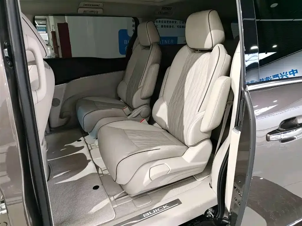 Buick GL8 2022 из CN, фото 10