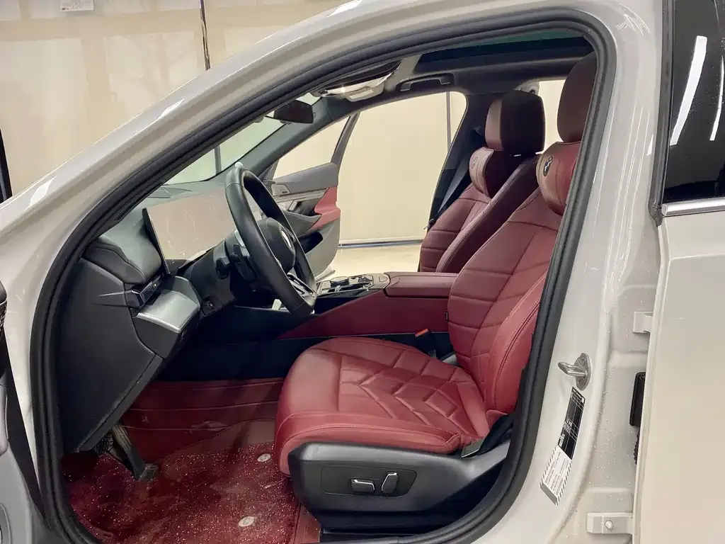 BMW 5 Series 2025 из CN, фото 8